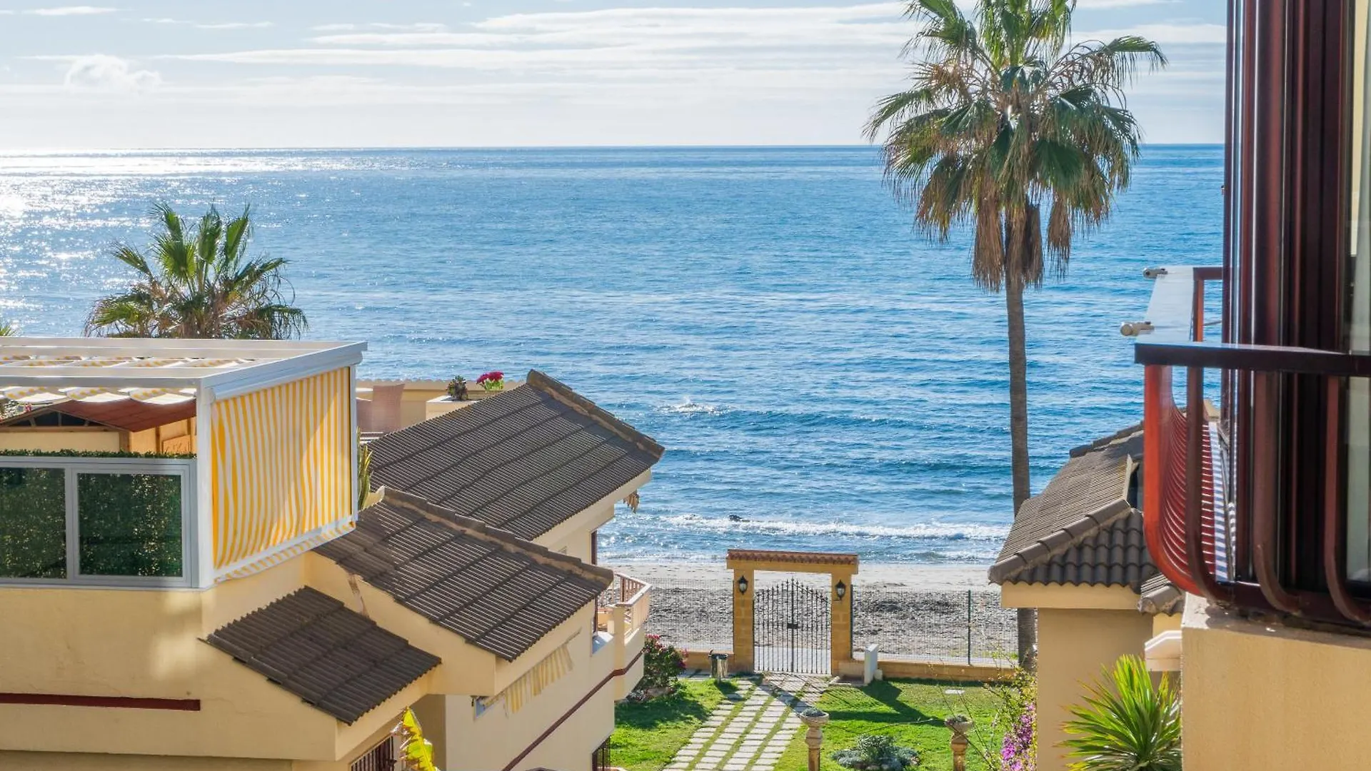 Casa Linda, Front The Beach La Lucera, Ribiera Del Sol Wifi, Ac, Private Parking, Petfriendly Sitio de Calahonda 0*,  Španělsko