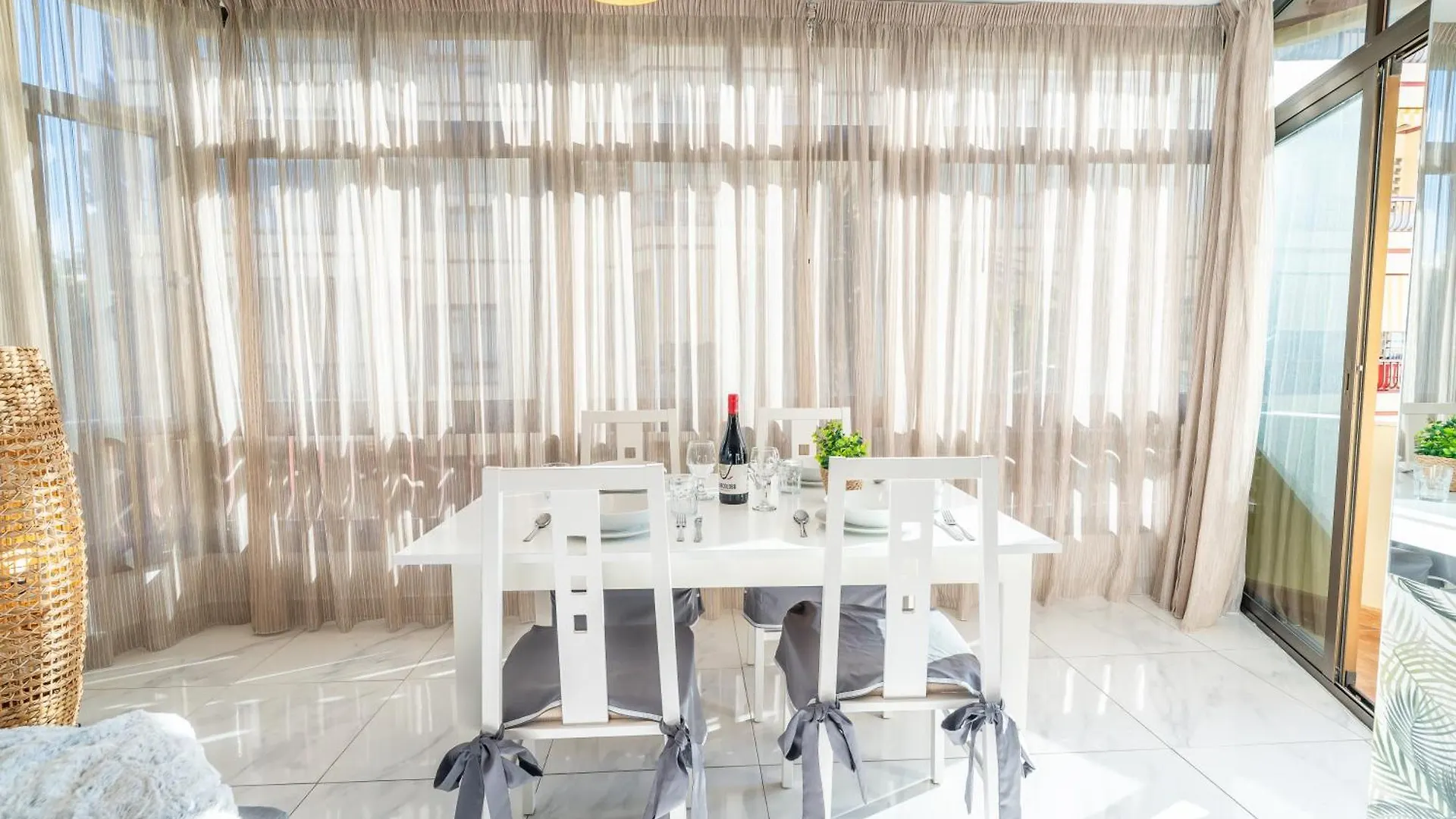 Casa Linda, Front The Beach La Lucera, Ribiera Del Sol Wifi, Ac, Private Parking, Petfriendly Sitio de Calahonda