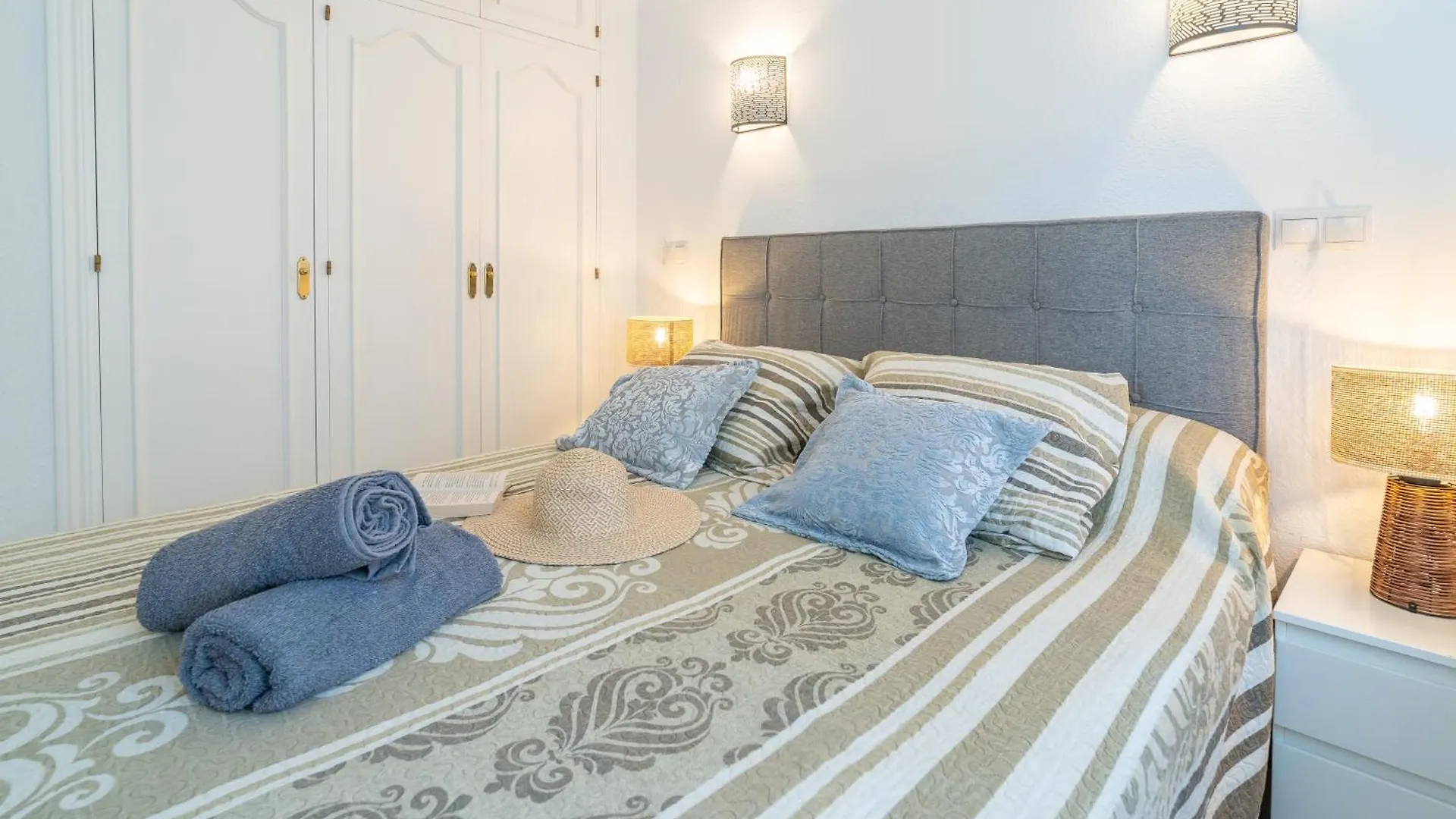 Apartmán Casa Linda, Front The Beach La Lucera, Ribiera Del Sol Wifi, Ac, Private Parking, Petfriendly Sitio de Calahonda