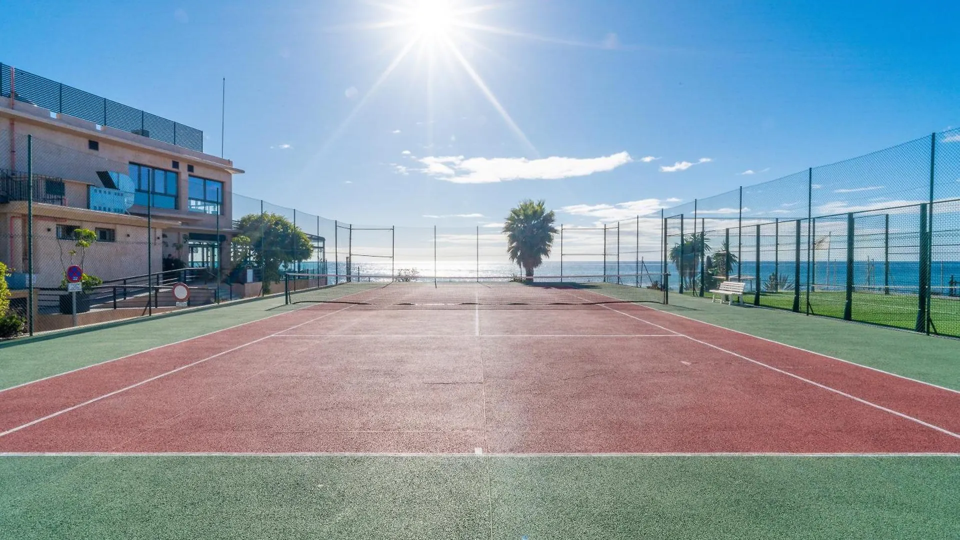 Apartment Casa Linda, Front The Beach La Lucera, Ribiera Del Sol Wifi, Ac, Private Parking, Petfriendly Sitio de Calahonda Spain