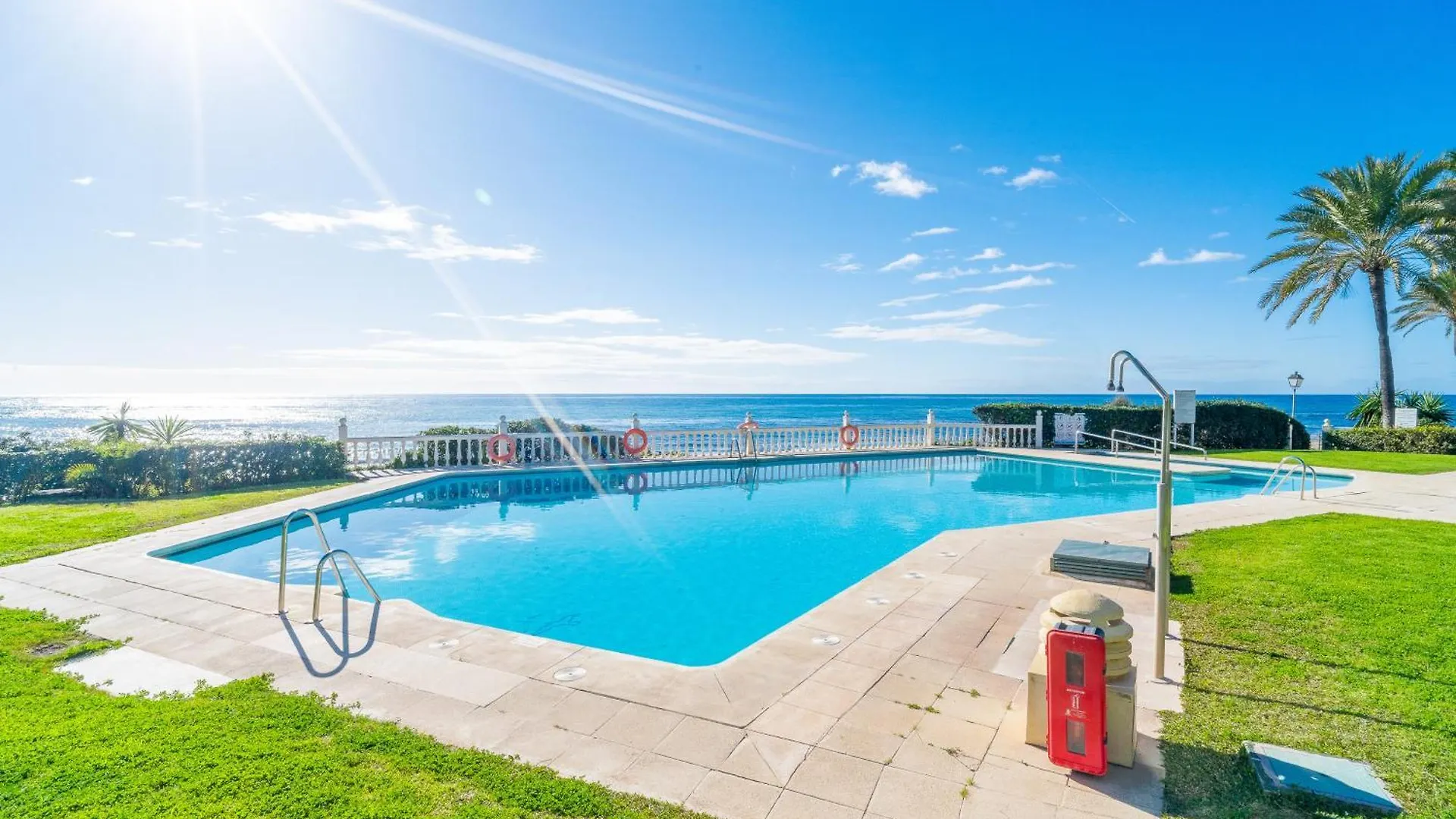 Apartment Casa Linda, Front The Beach La Lucera, Ribiera Del Sol Wifi, Ac, Private Parking, Petfriendly Sitio de Calahonda