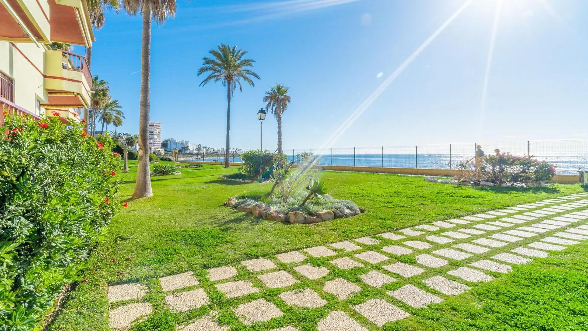 Apartment Casa Linda, Front The Beach La Lucera, Ribiera Del Sol Wifi, Ac, Private Parking, Petfriendly Sitio de Calahonda Spain
