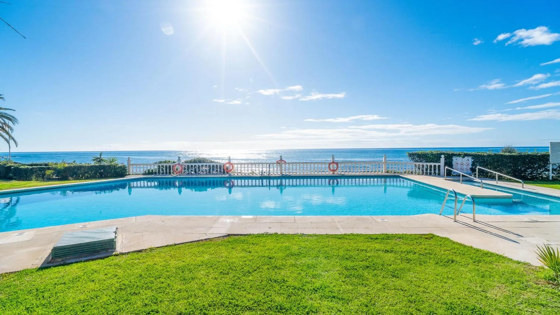 Apartment Casa Linda, Front The Beach La Lucera, Ribiera Del Sol Wifi, Ac, Private Parking, Petfriendly Sitio de Calahonda