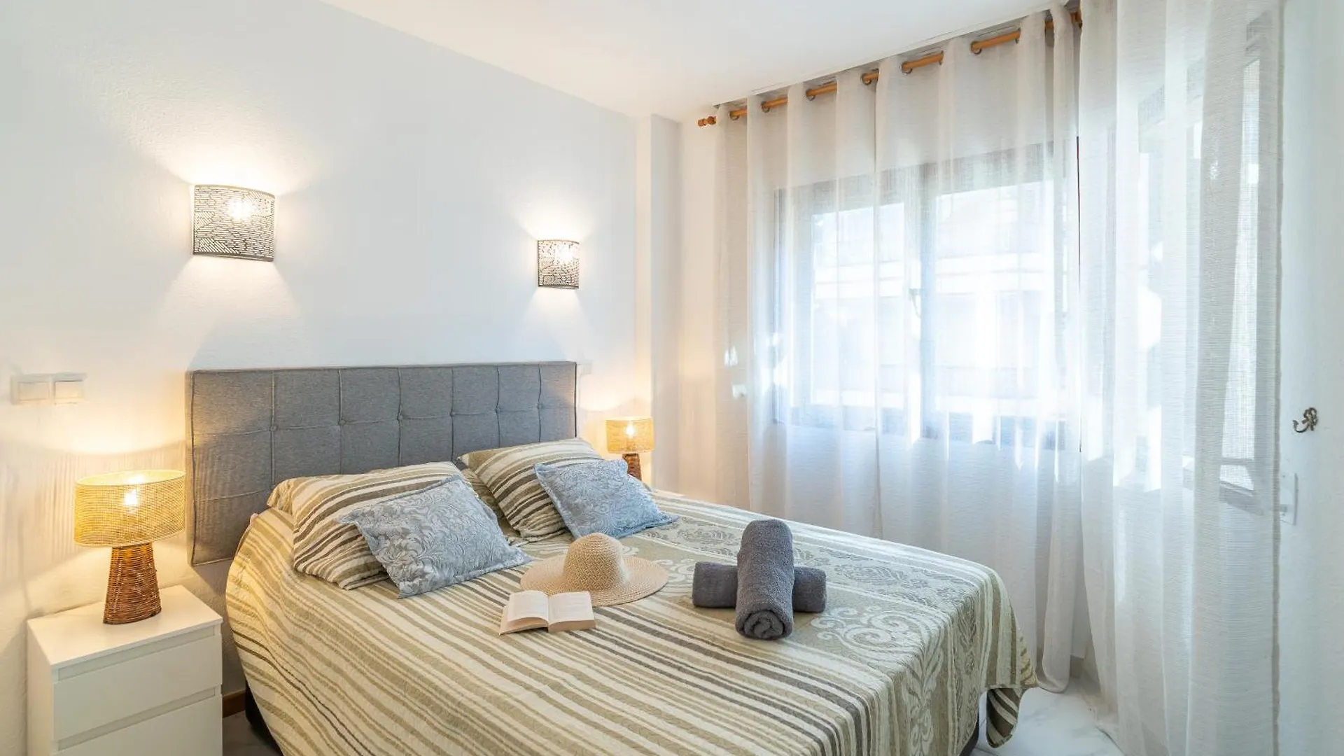 Casa Linda, Front The Beach La Lucera, Ribiera Del Sol Wifi, Ac, Private Parking, Petfriendly Sitio de Calahonda 0*,